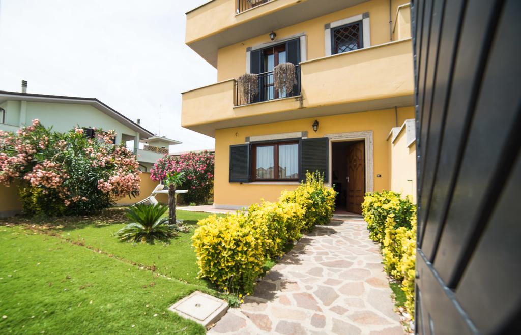 Hotel La Maison Jolie Fiumicino Exterior photo
