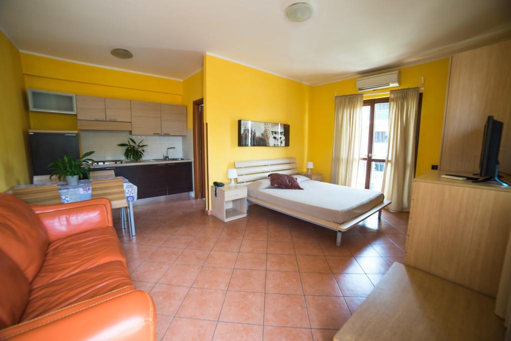 Hotel La Maison Jolie Fiumicino Exterior photo